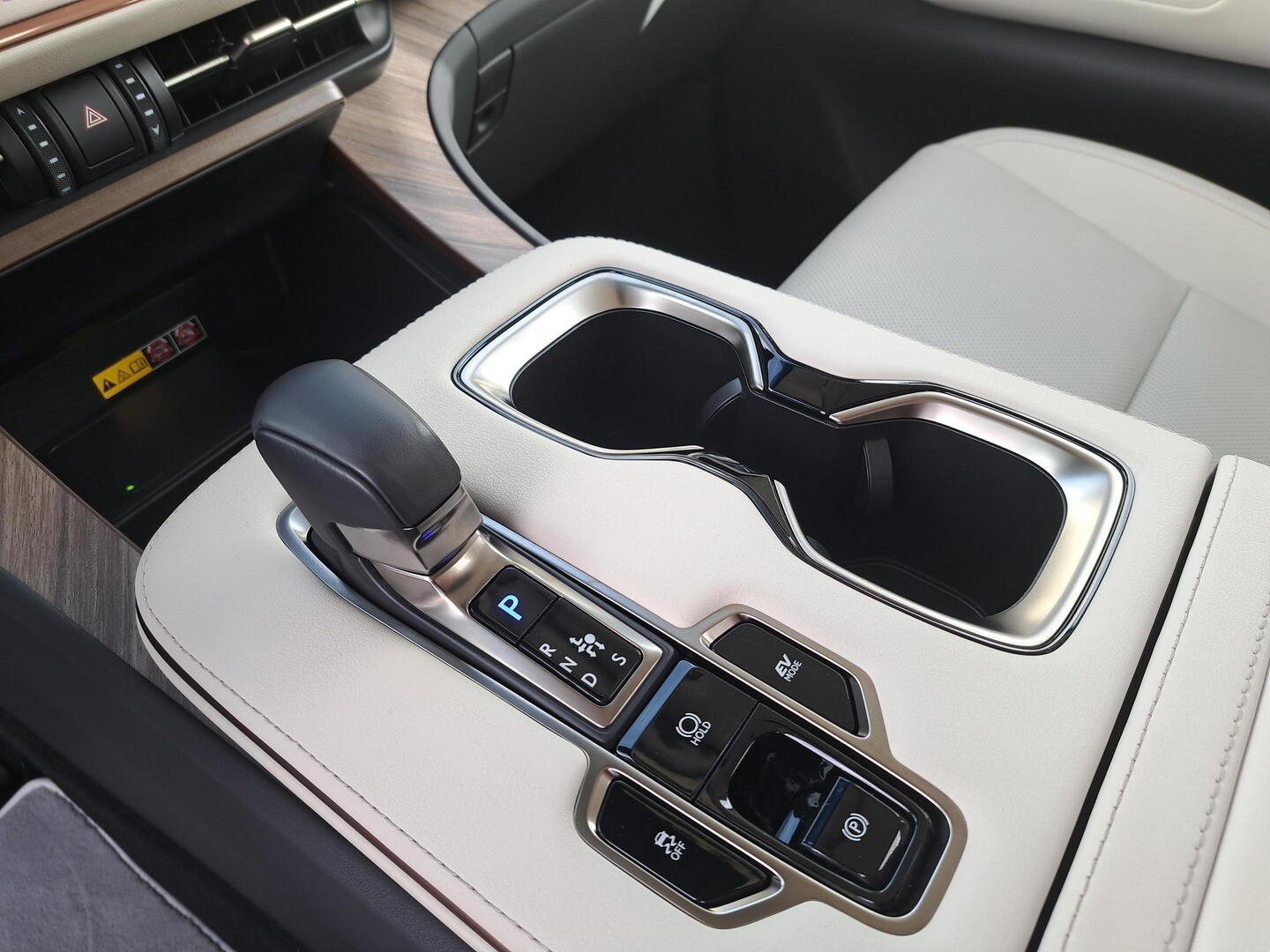 Lexus LM