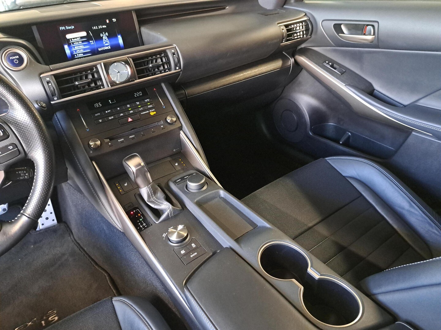 Lexus IS