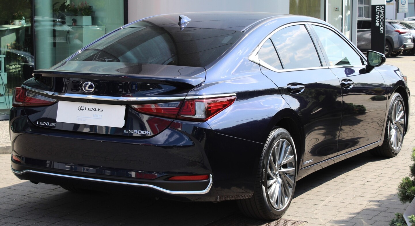 Lexus ES