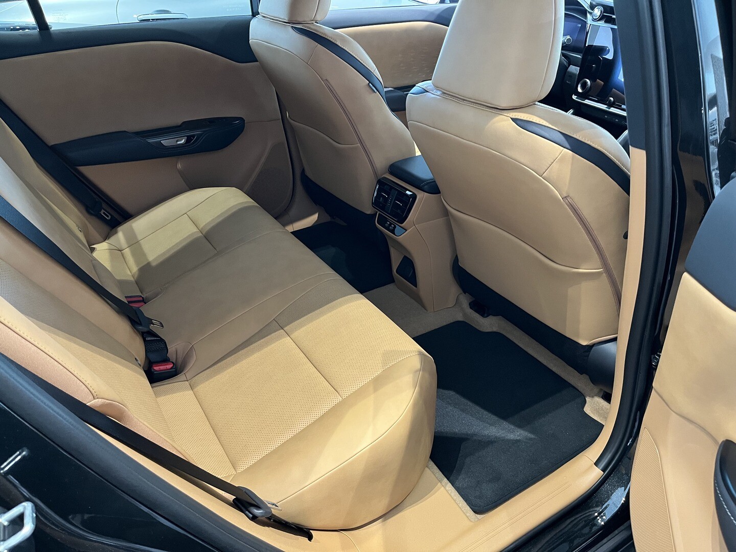 Lexus RZ