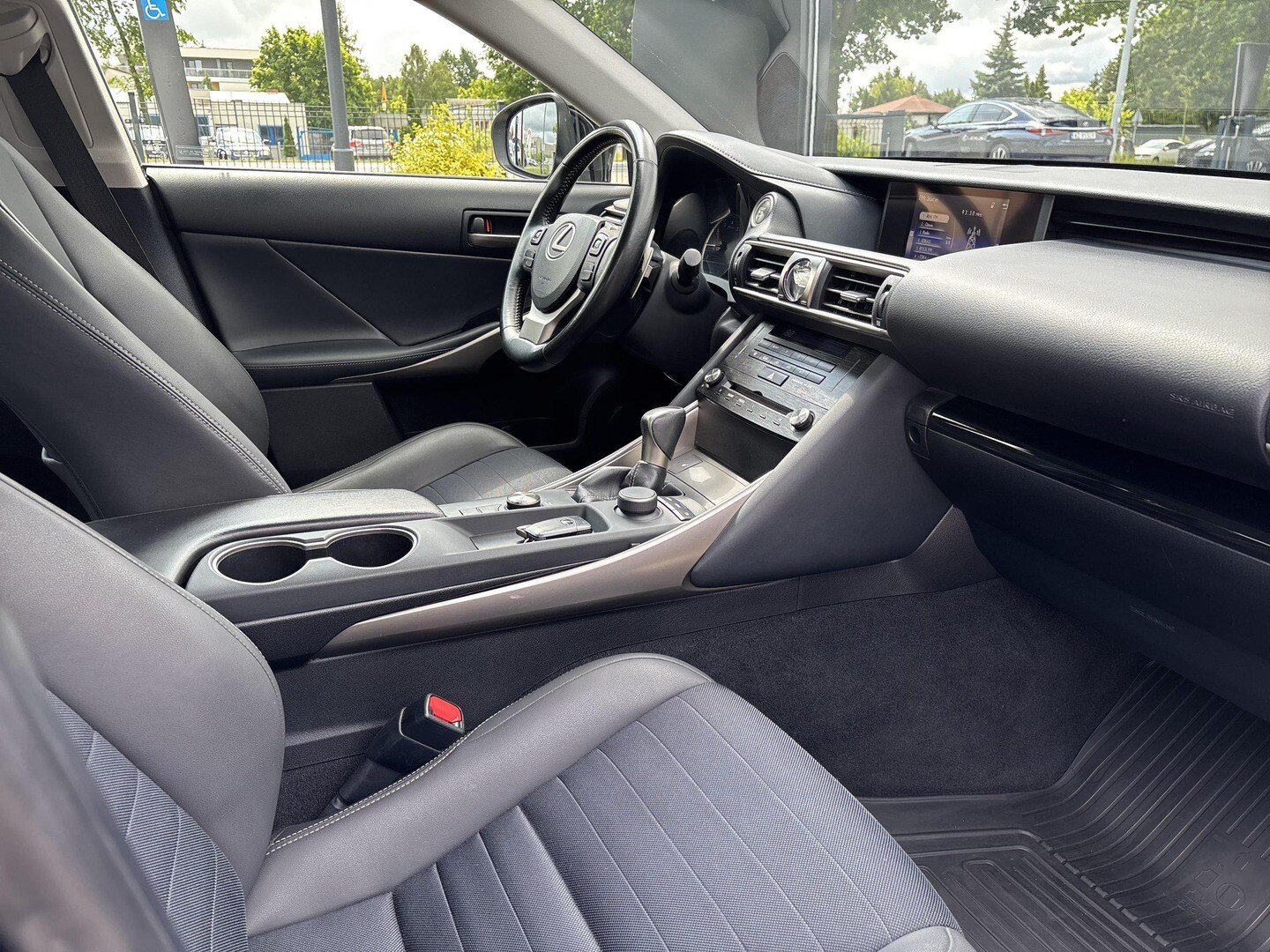 Lexus IS
