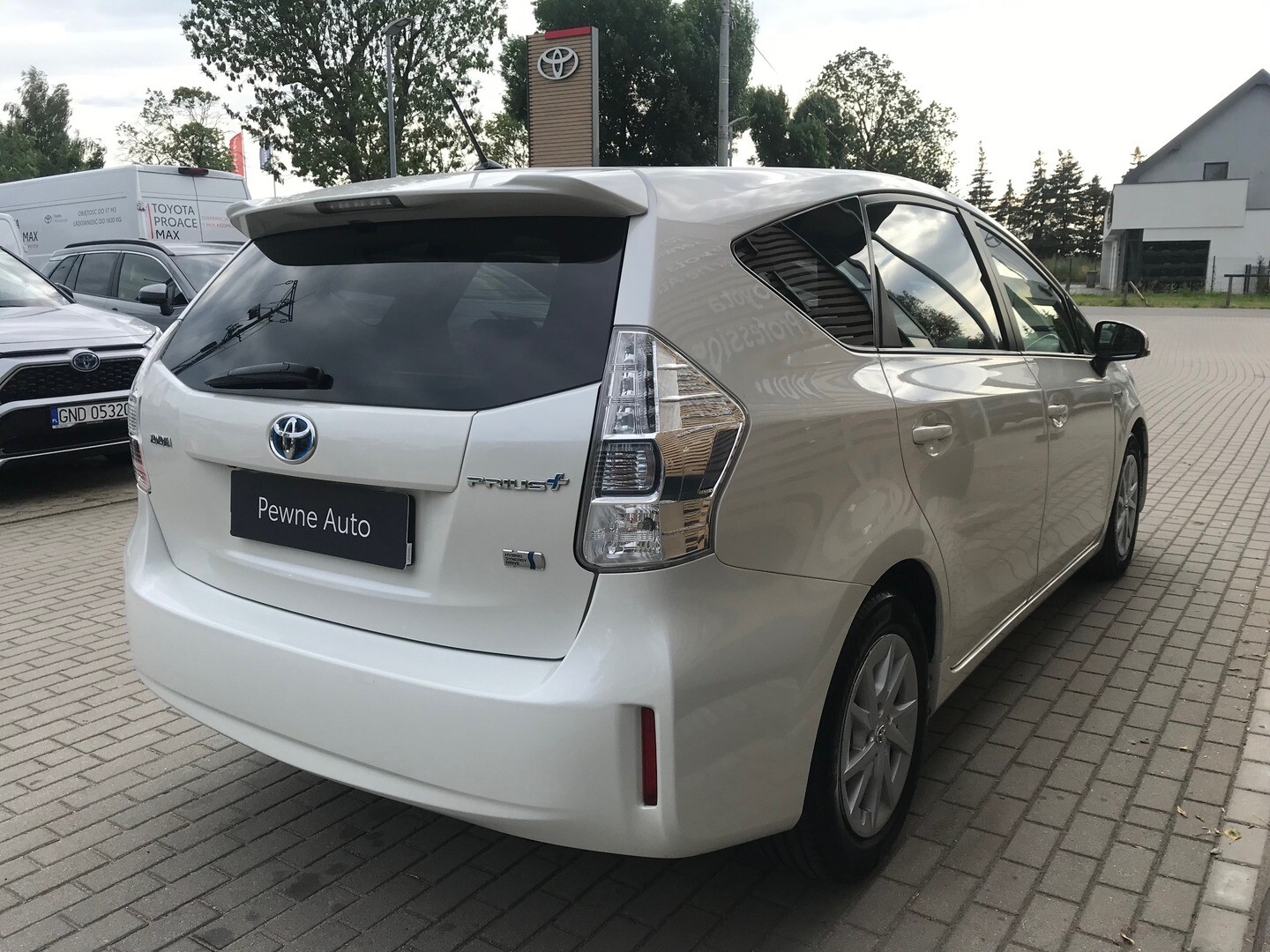Toyota Prius+