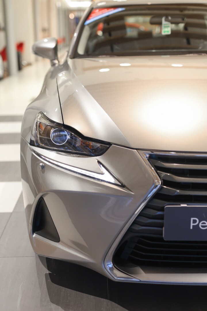 Lexus IS