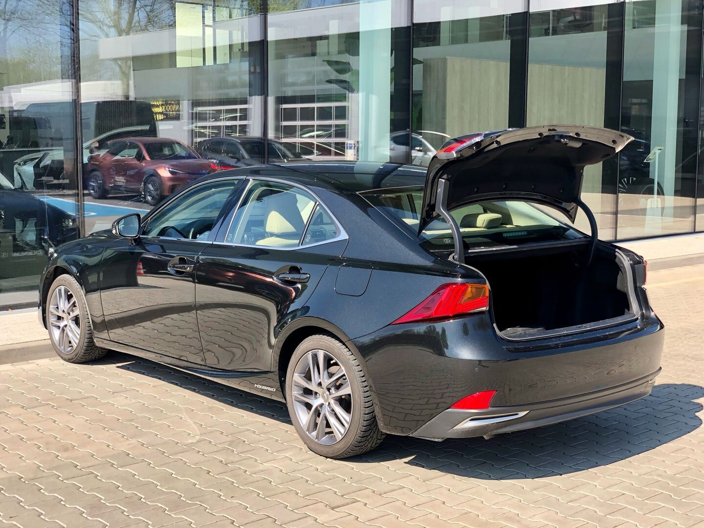 Lexus IS