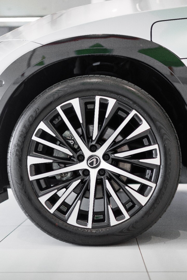 Lexus RZ