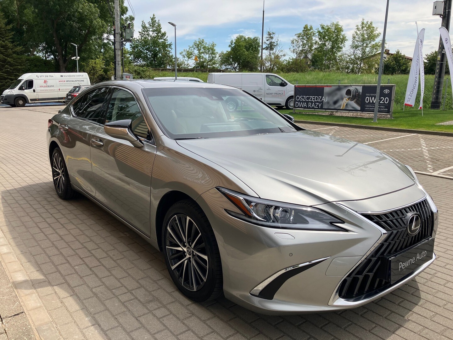 Lexus ES