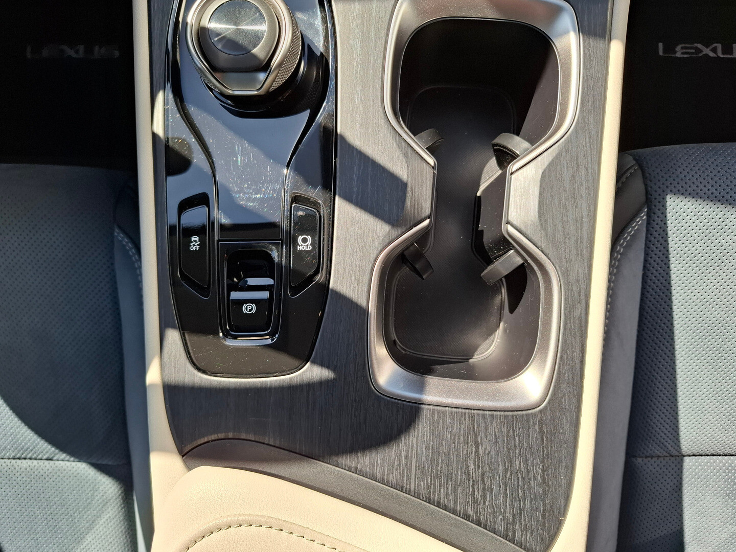 Lexus RZ