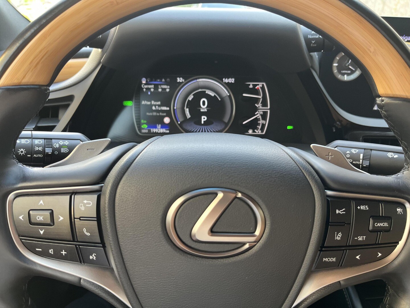 Lexus ES
