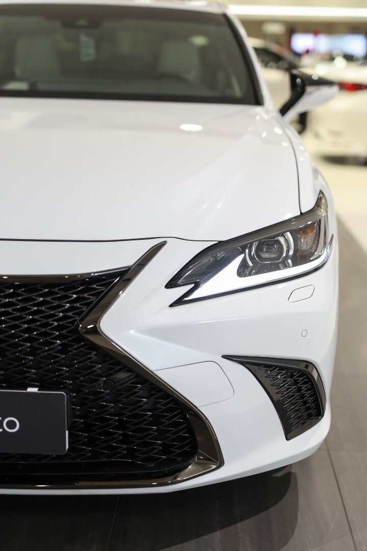 Lexus ES