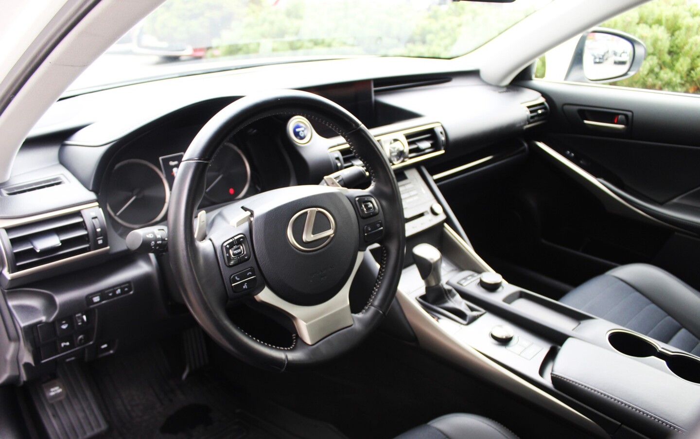 Lexus IS