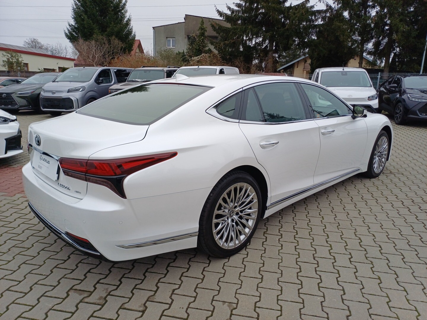 Lexus LS