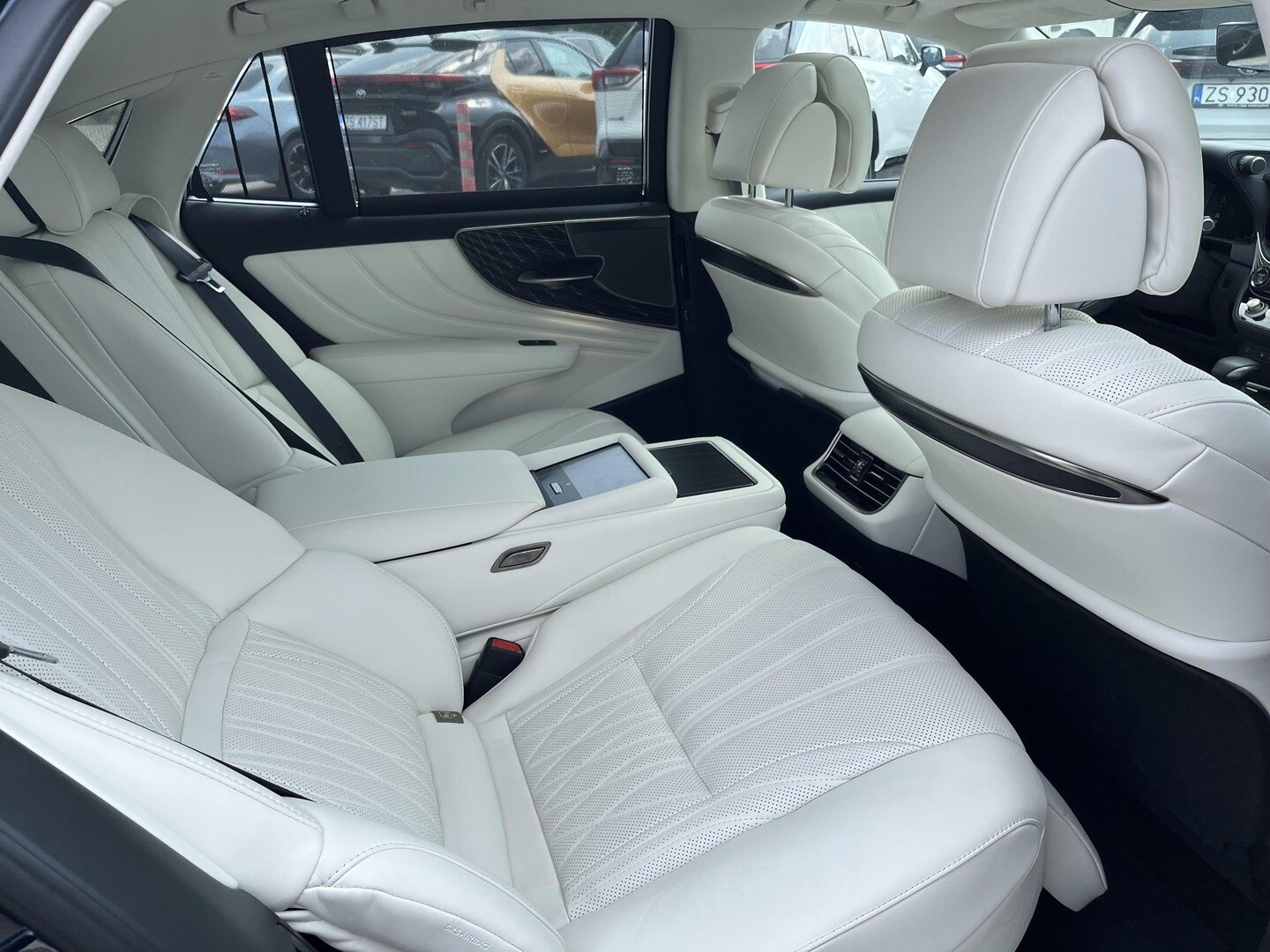 Lexus LS