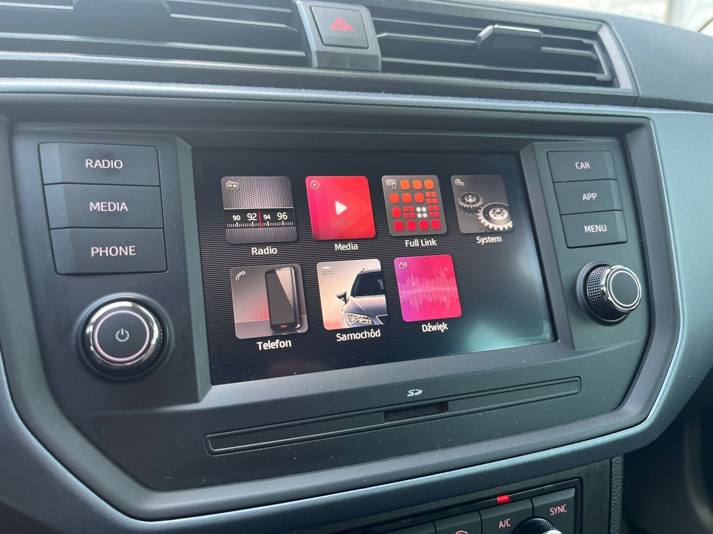 Seat Arona