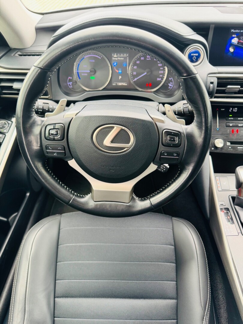 Lexus IS