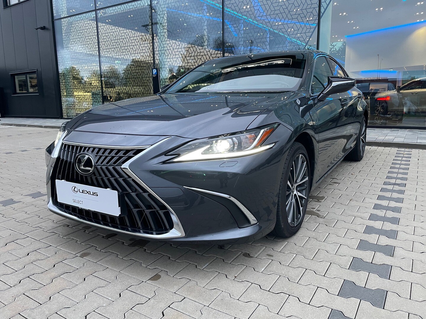 Lexus ES