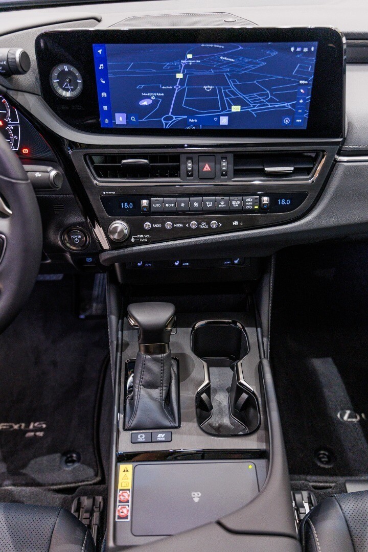 Lexus ES