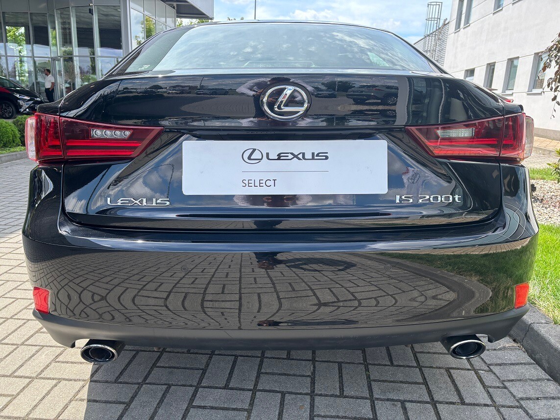 Lexus IS