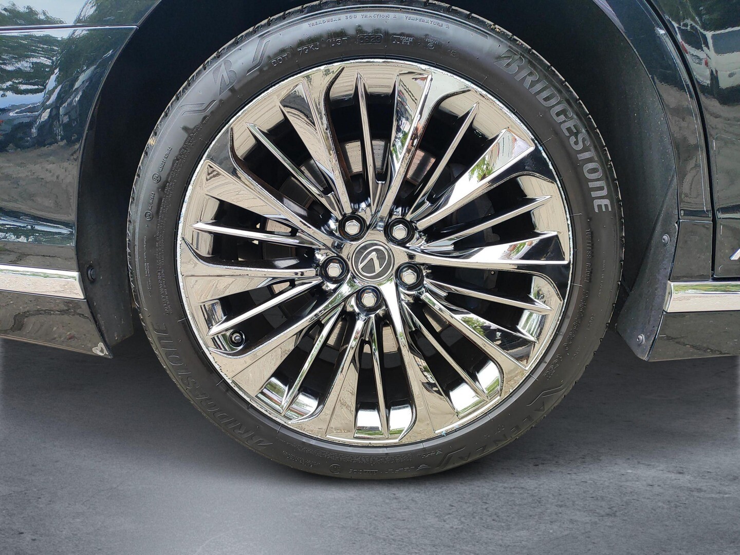 Lexus LS
