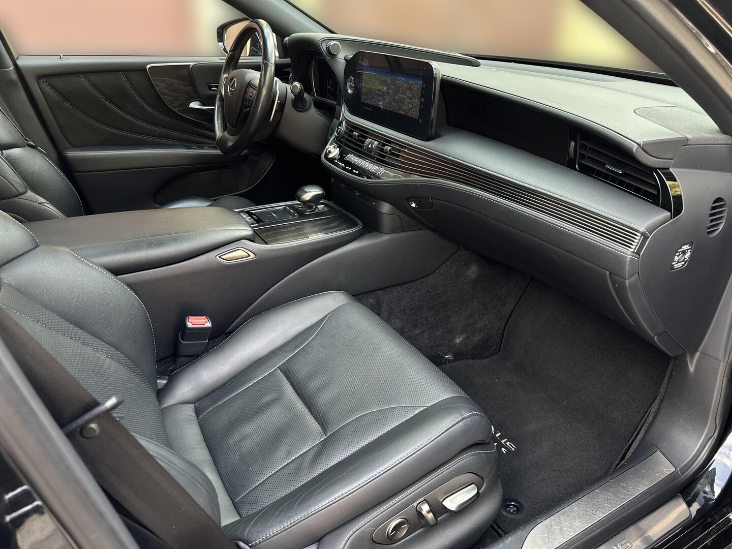 Lexus LS