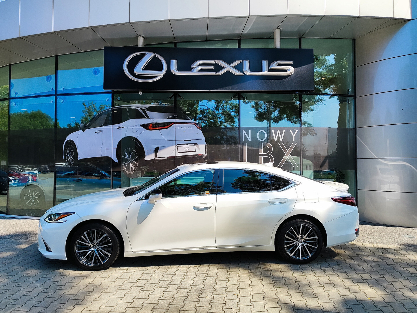 Lexus ES