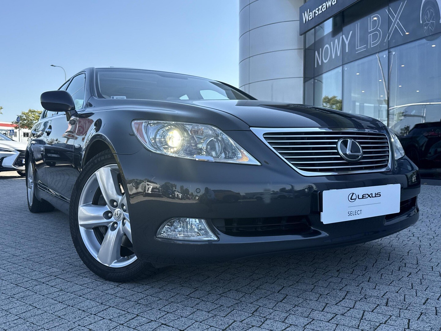 Lexus LS