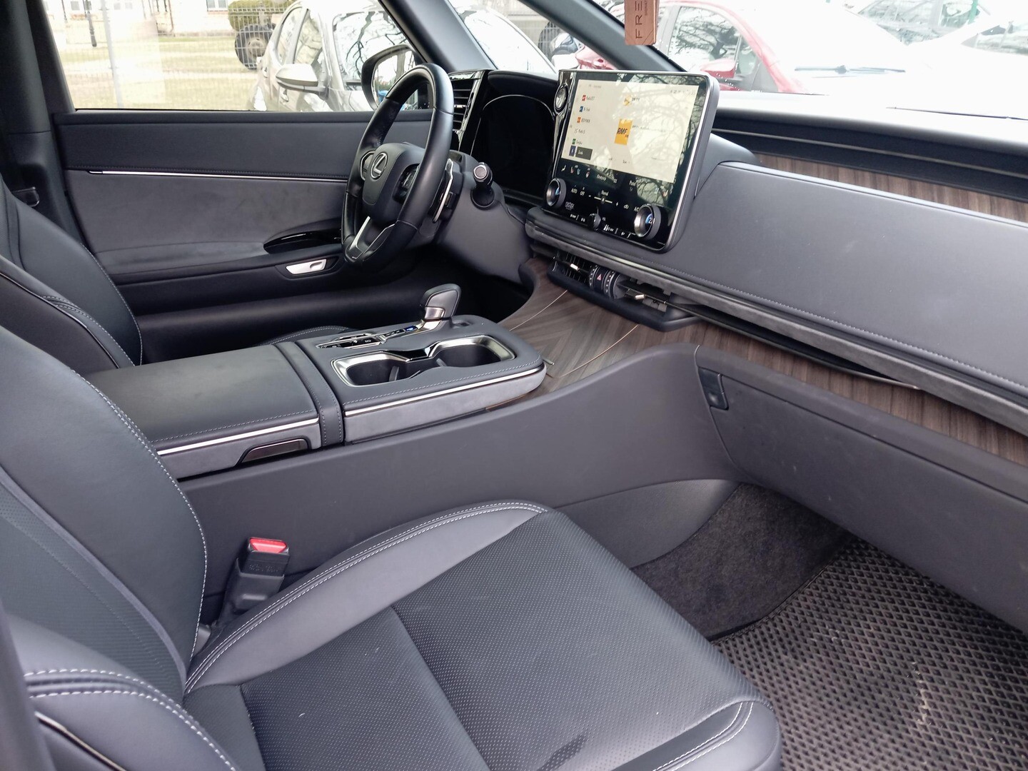 Lexus LM