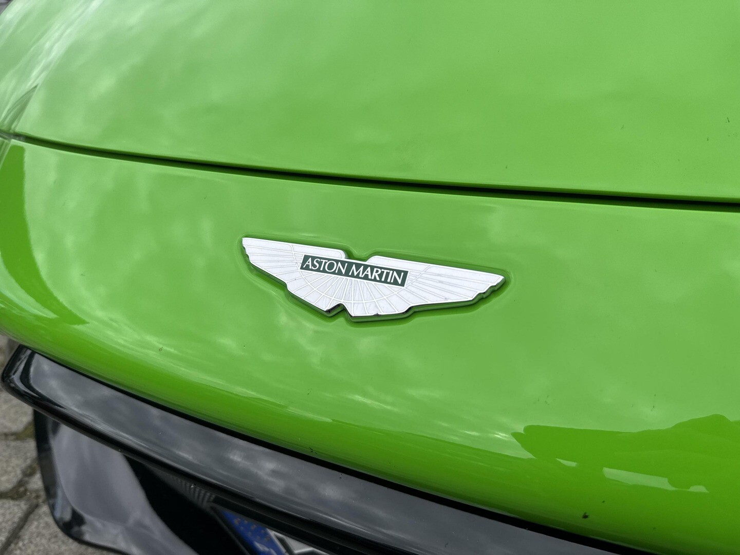 Aston Martin V8