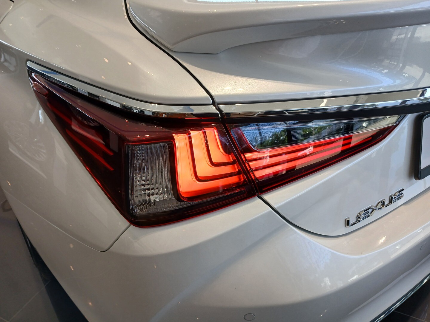 Lexus ES