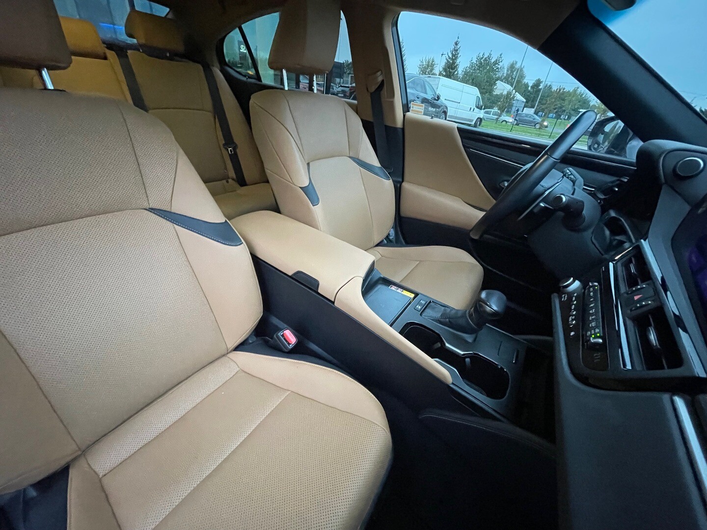 Lexus ES