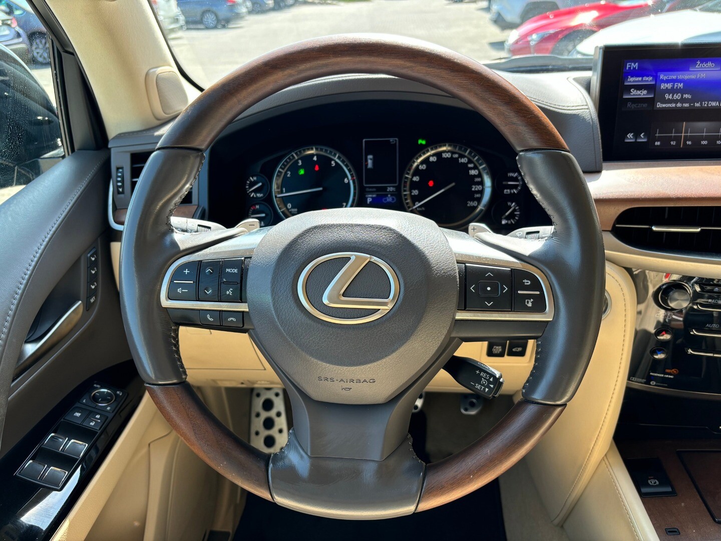 Lexus LX