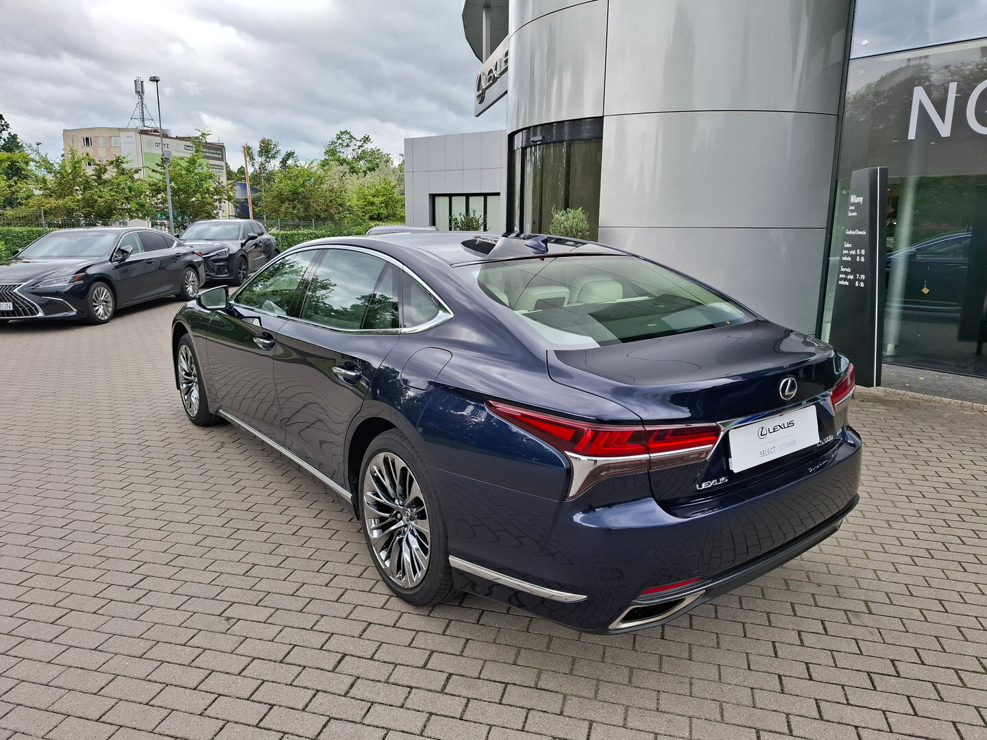 Lexus LS