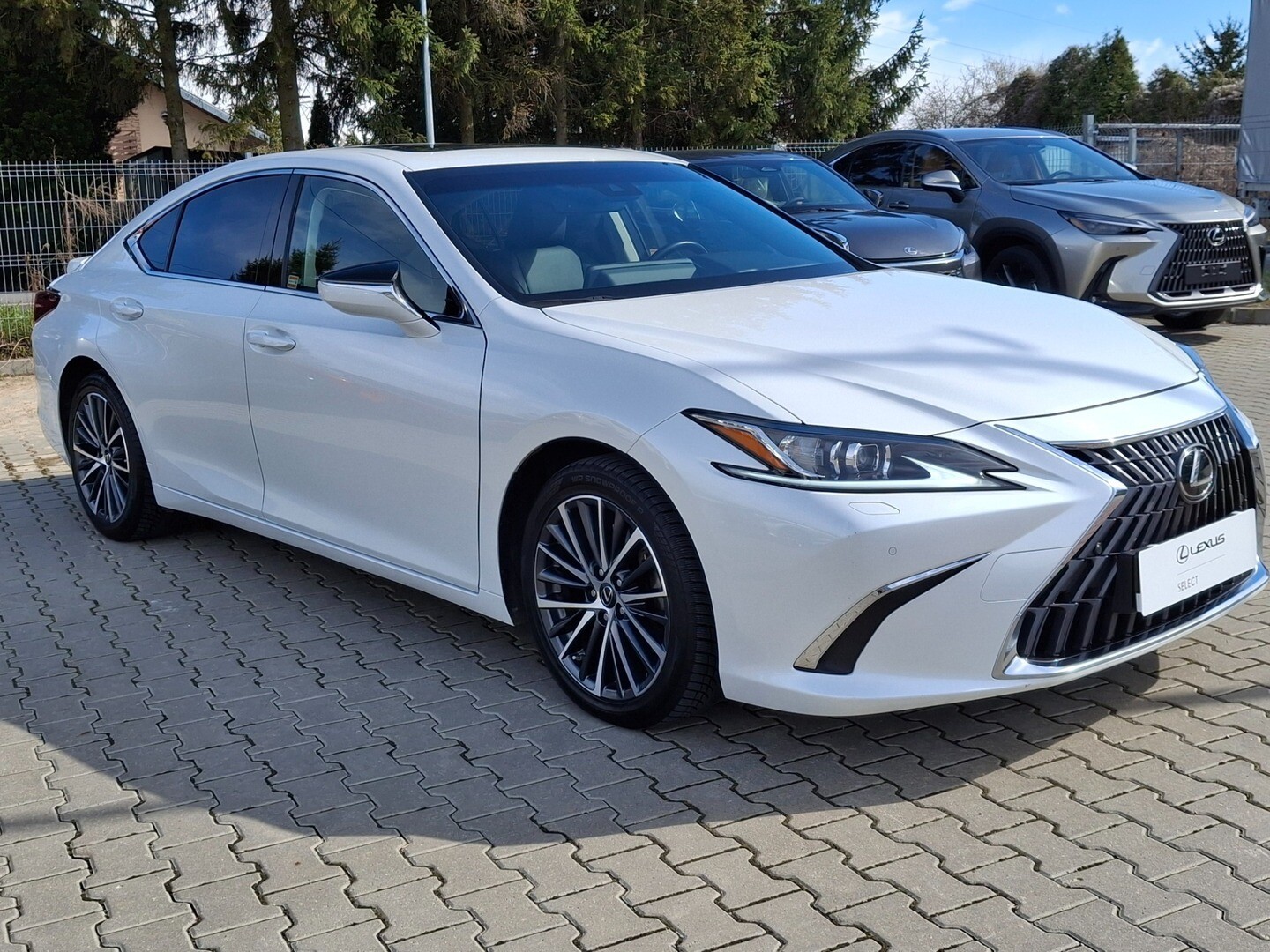 Lexus ES
