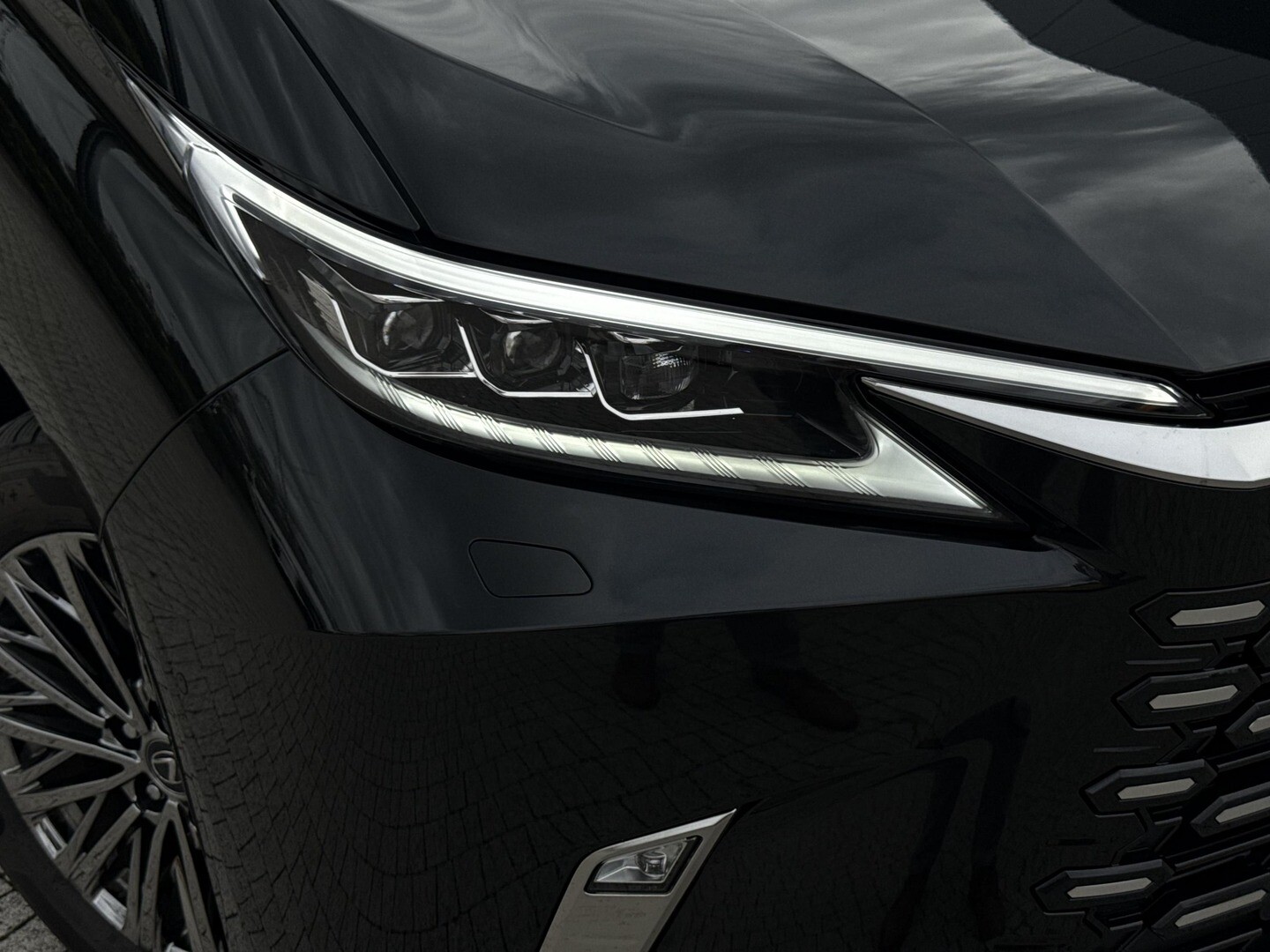 Lexus LM