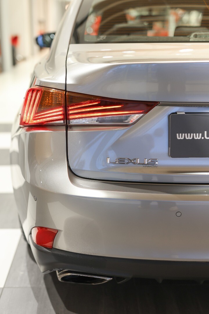 Lexus IS