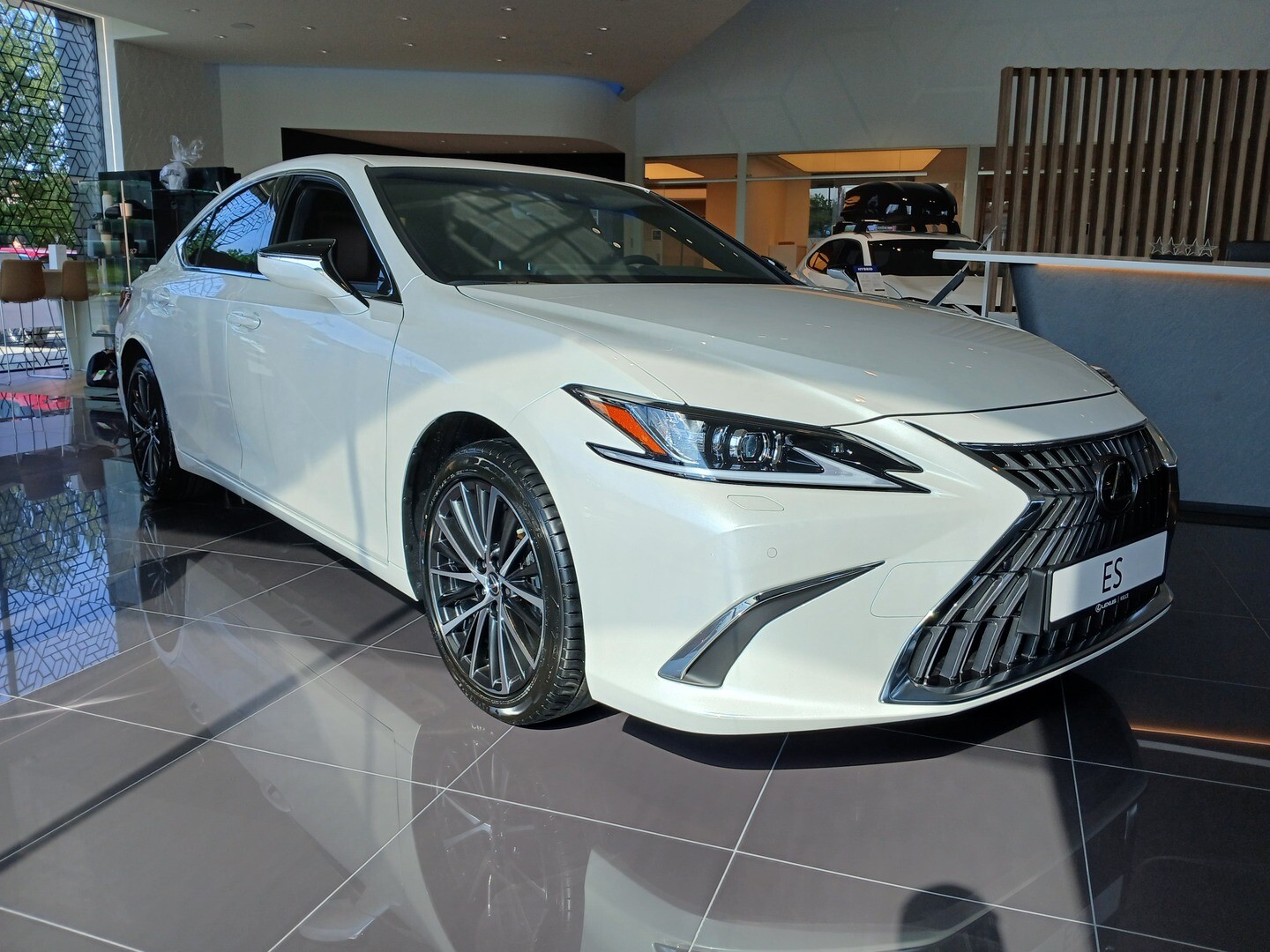 Lexus ES