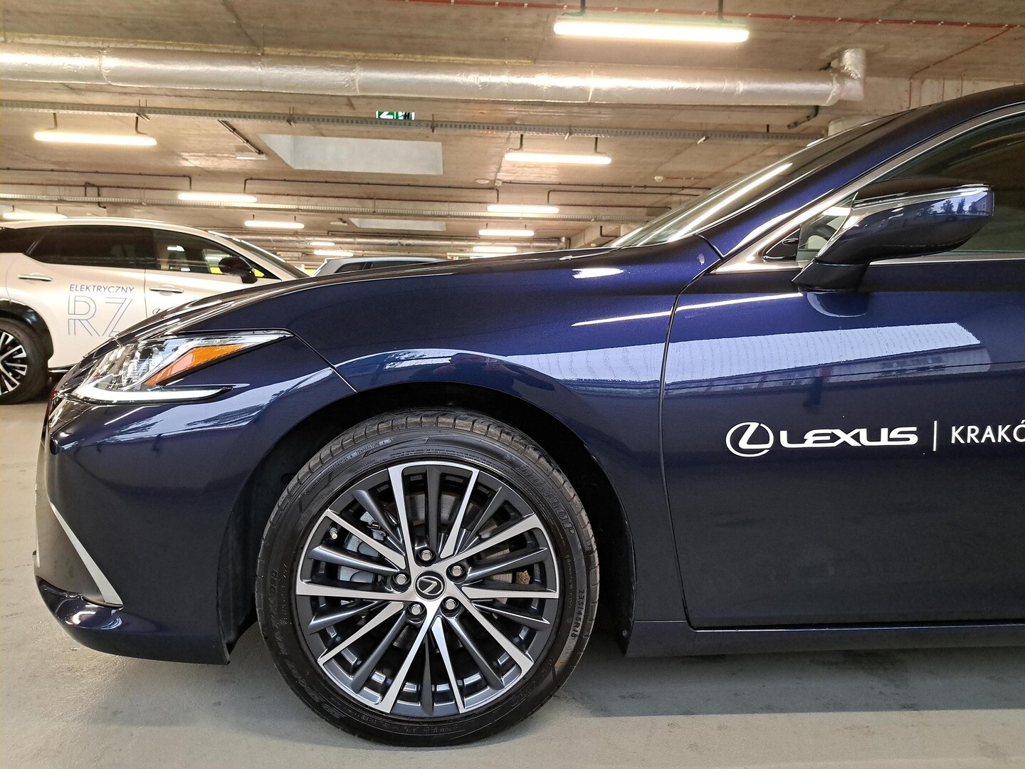 Lexus ES