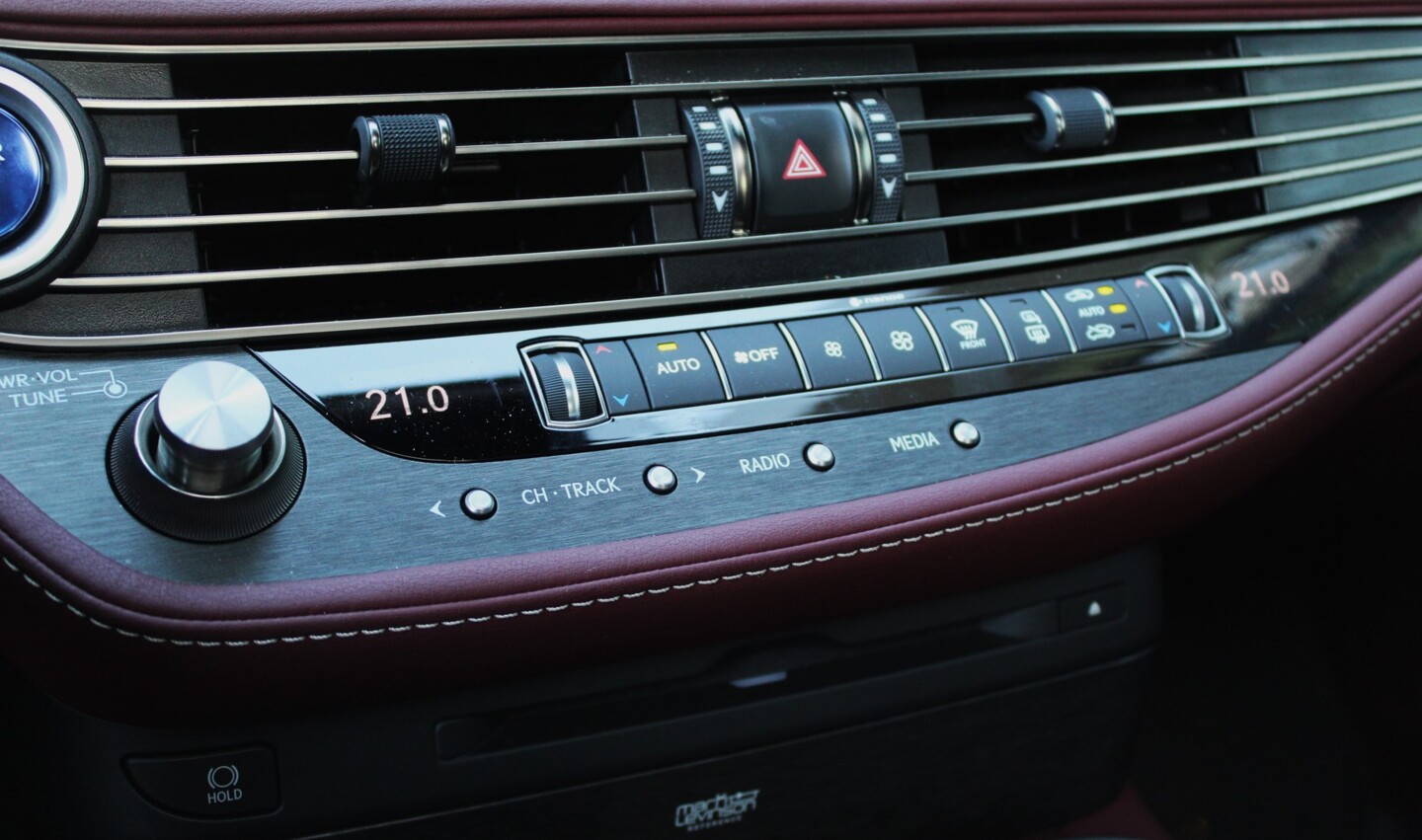 Lexus LS