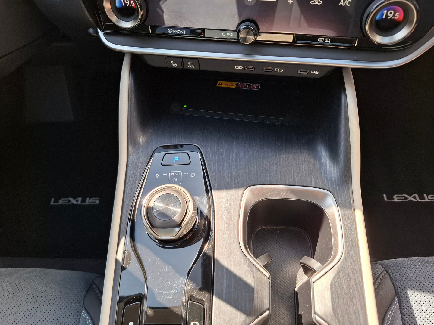 Lexus RZ