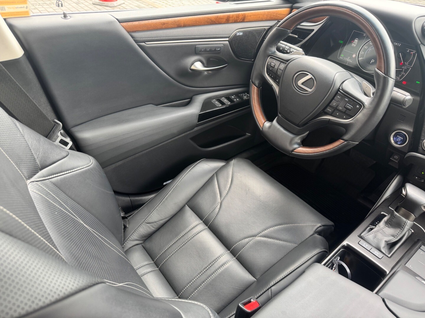 Lexus ES