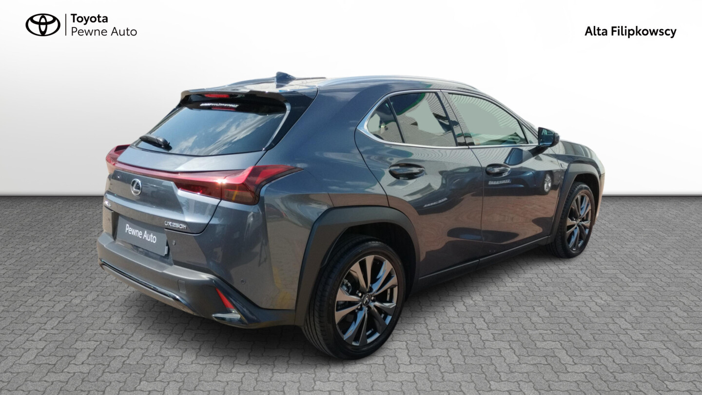 Lexus UX