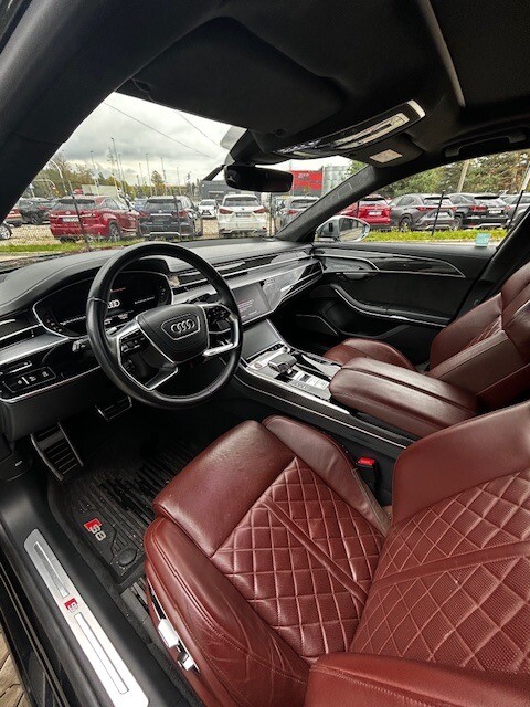 Audi S8