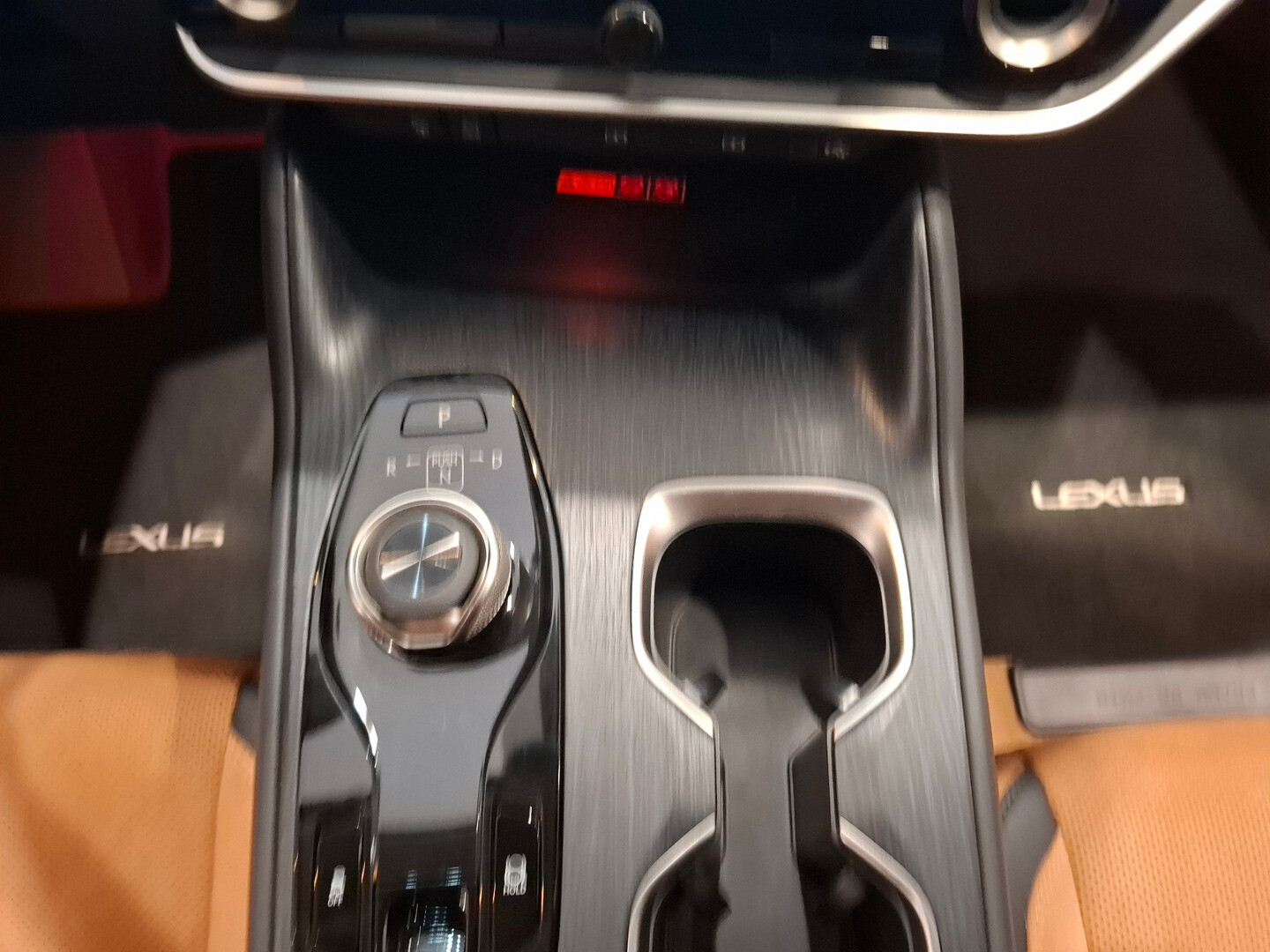 Lexus RZ