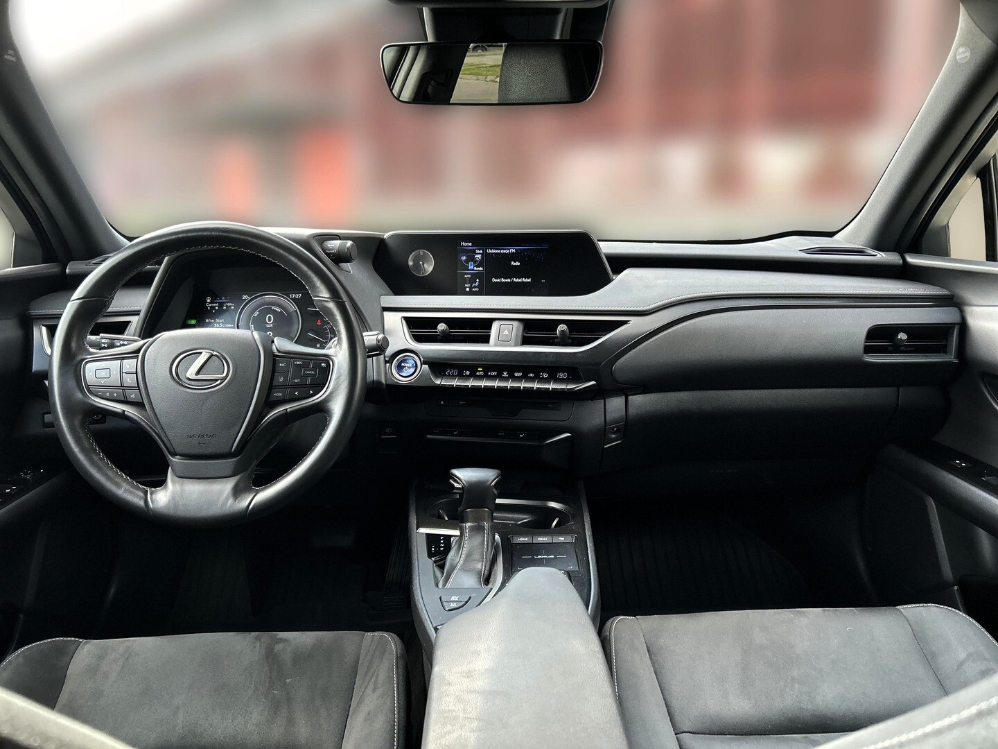 Lexus UX