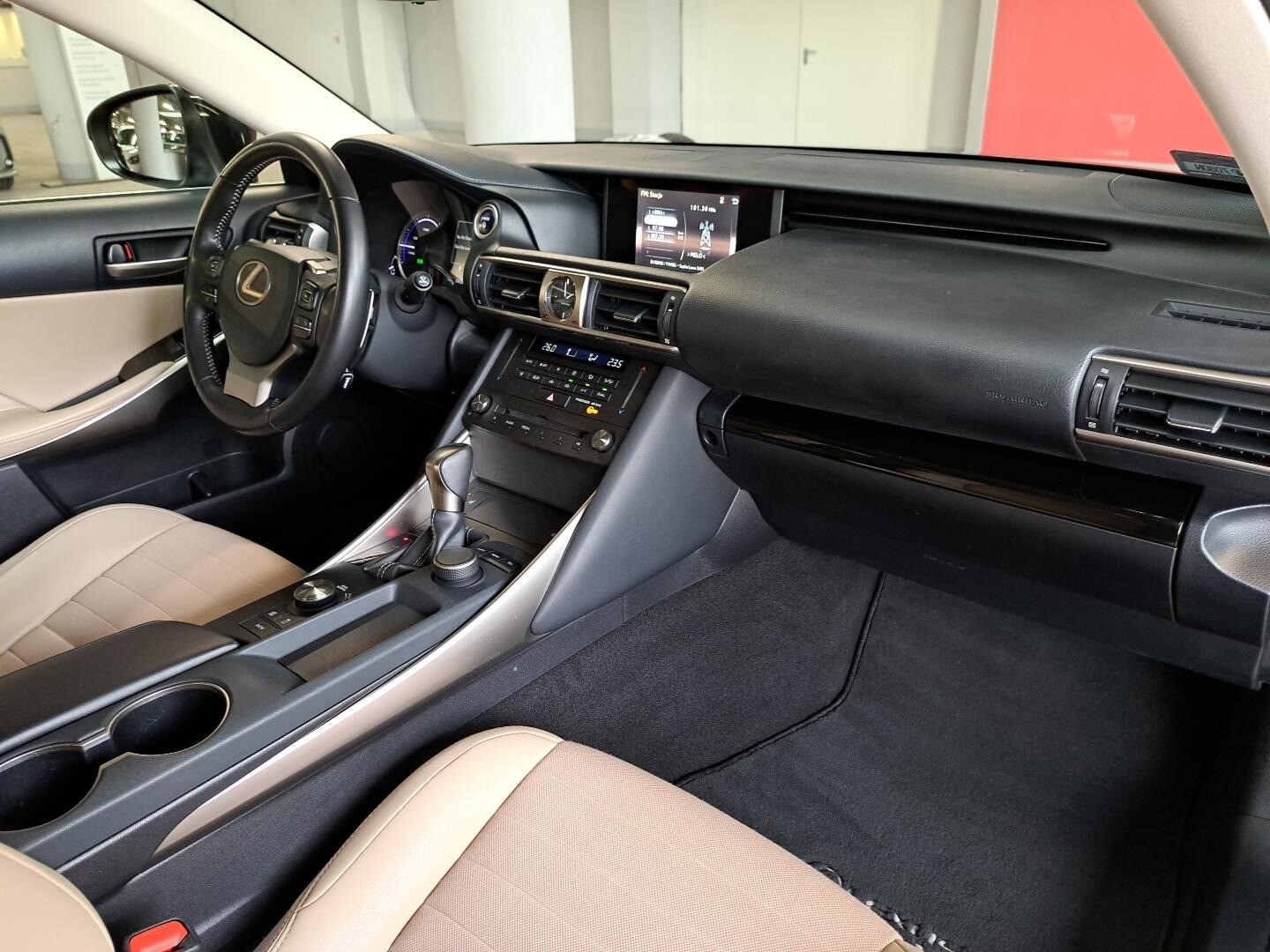 Lexus IS