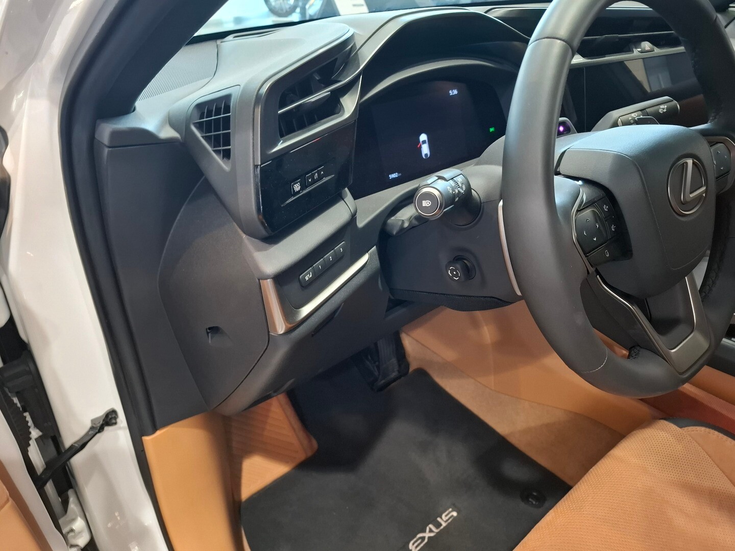Lexus RZ
