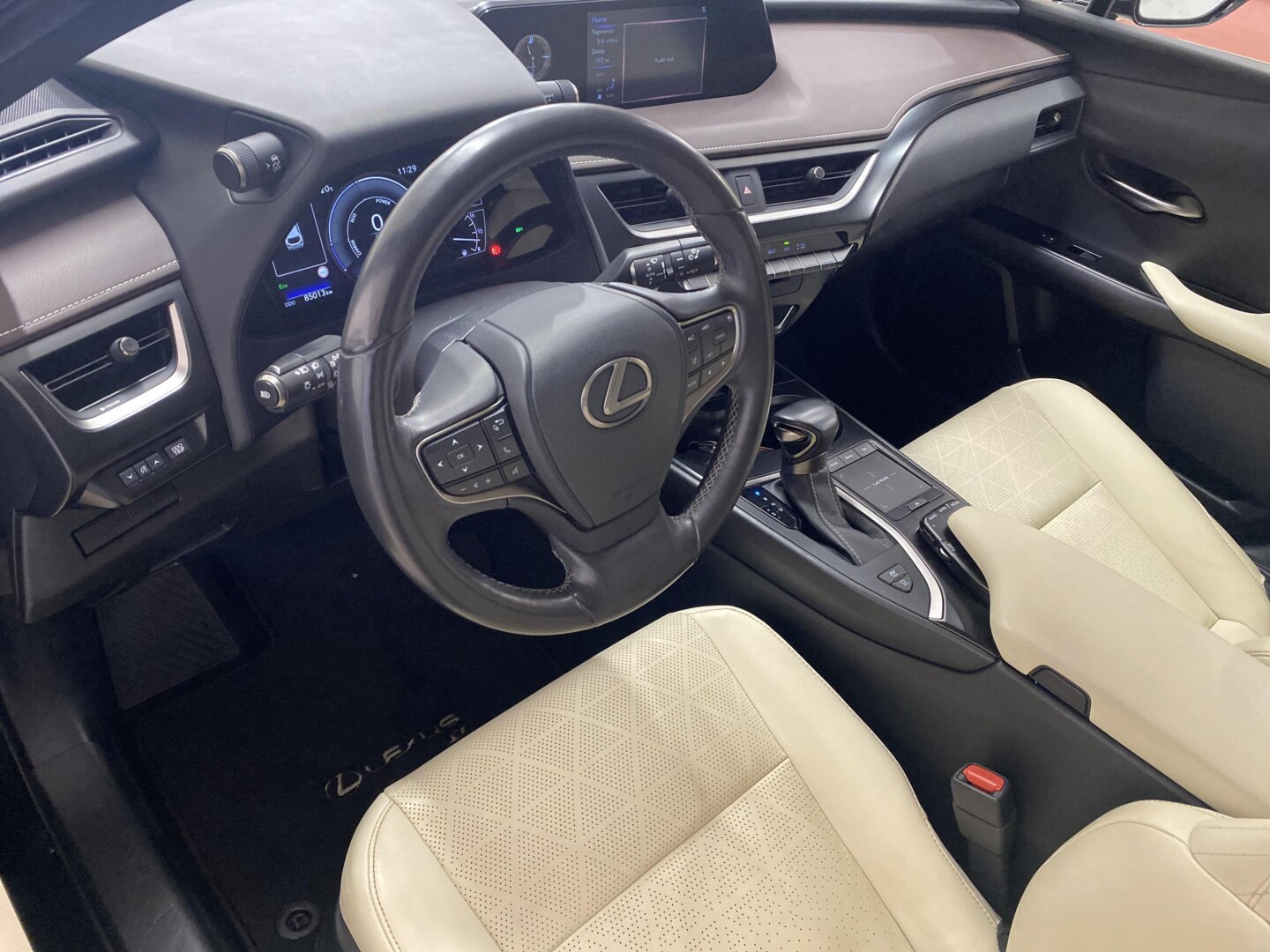 Lexus UX