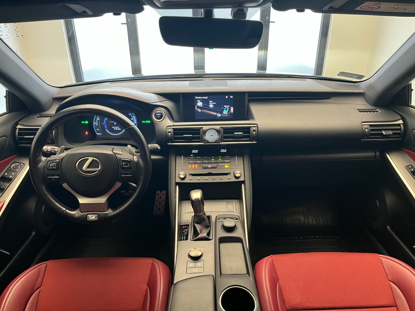 Lexus IS