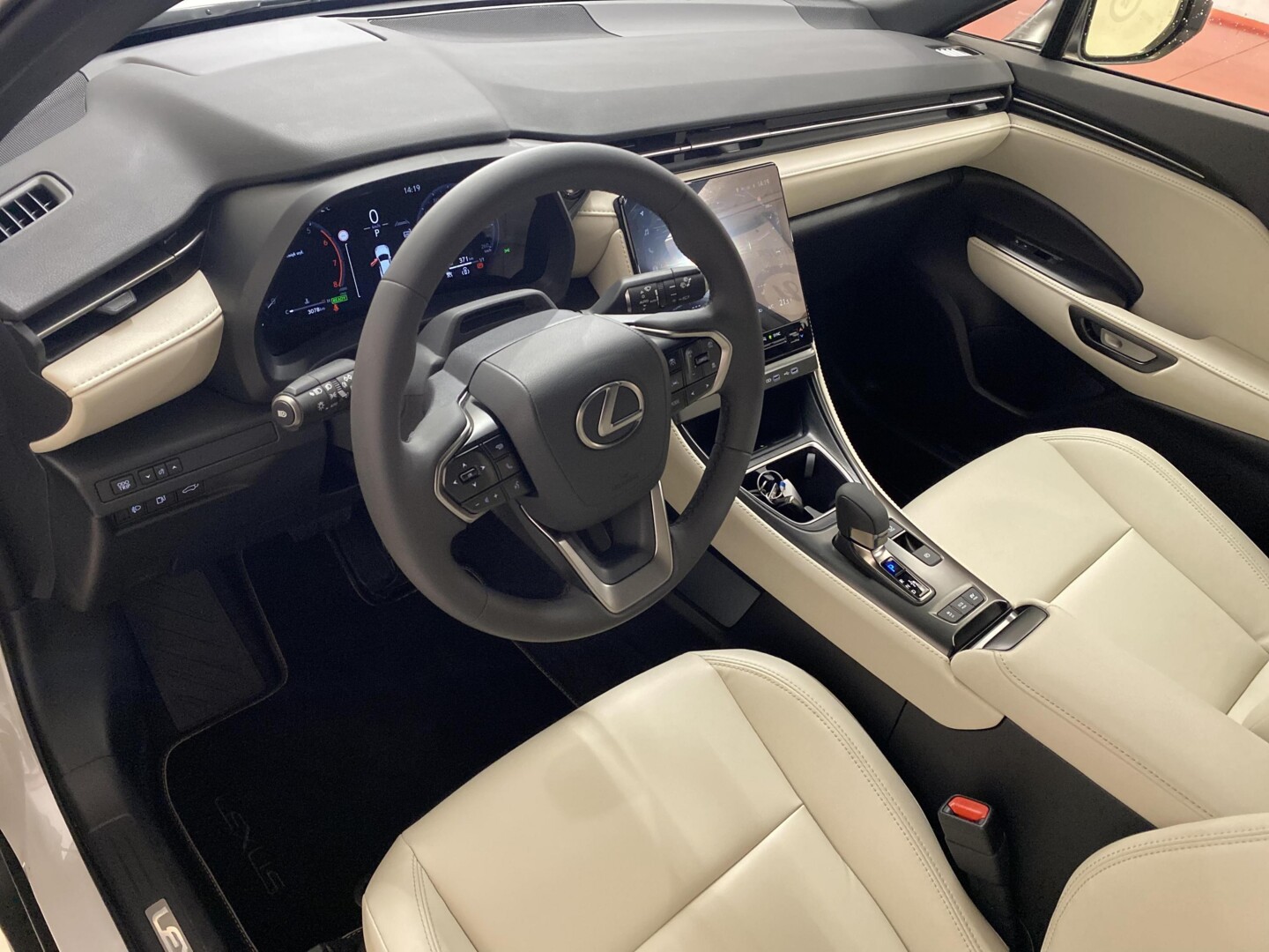 Lexus LBX