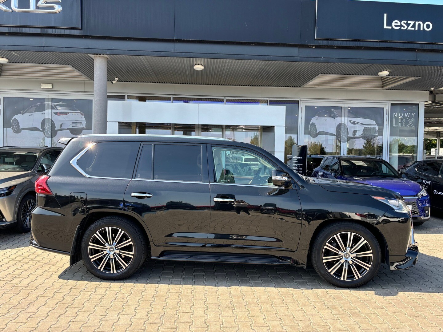 Lexus LX