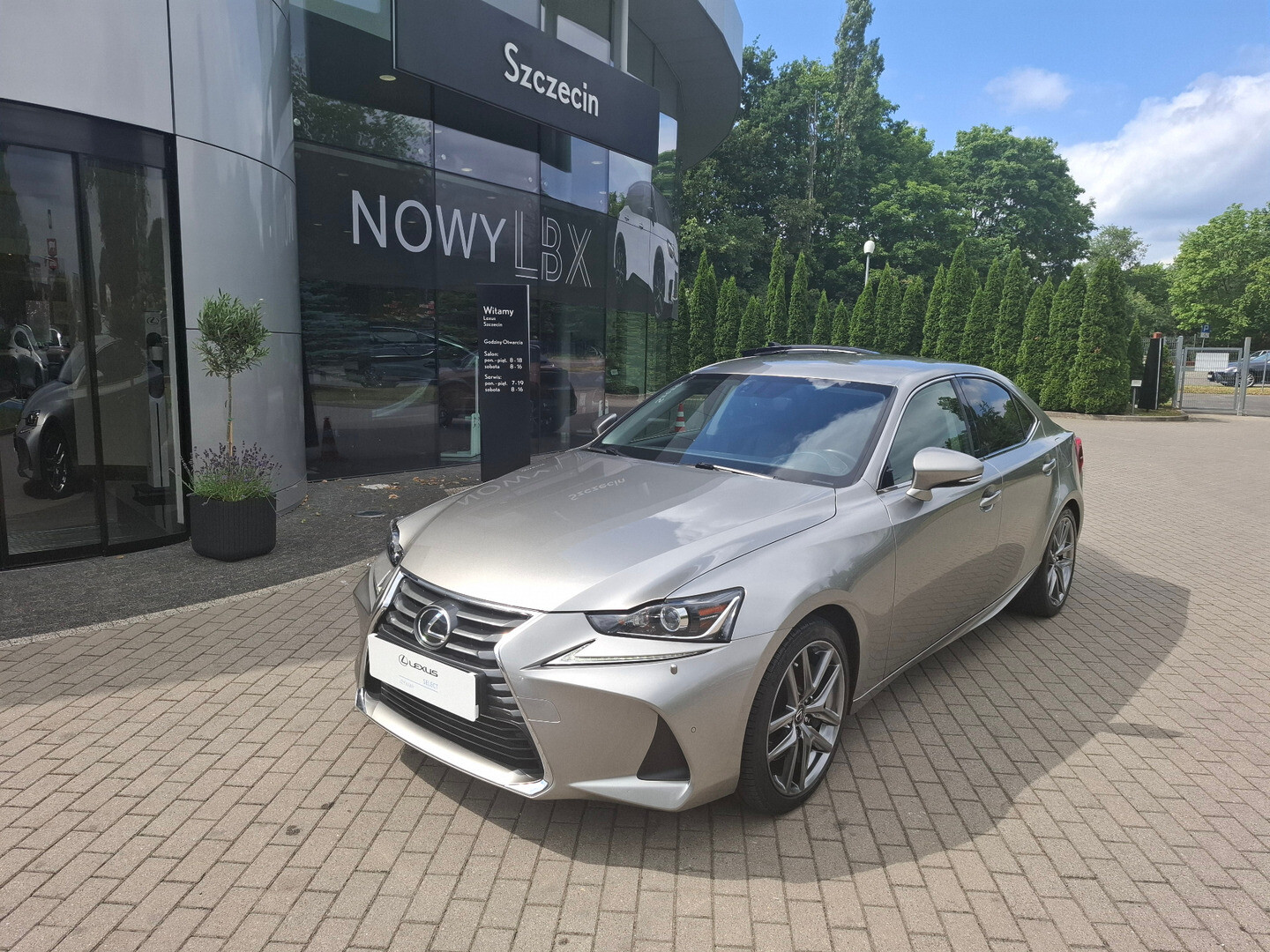 Lexus IS